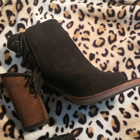 Women's Lucky Brand NEW Without Tags Black Leather Peep-Toe Heeled Sandals - Picture 3 of 4